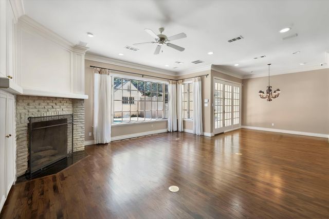 2410 GREEN PARK Drive, Arlington, TX 76017
