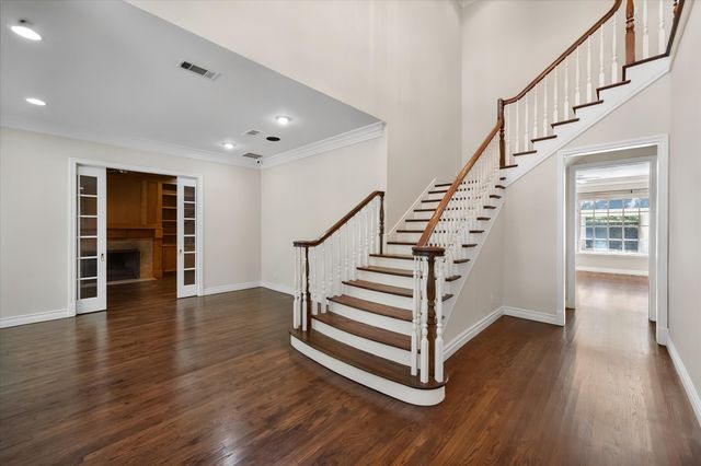 2410 GREEN PARK Drive, Arlington, TX 76017