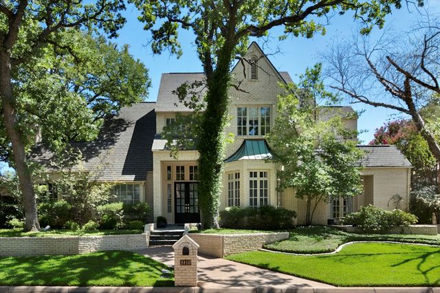 2410 GREEN PARK Drive, Arlington, TX 76017