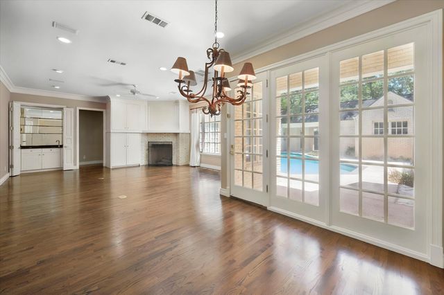 2410 GREEN PARK Drive, Arlington, TX 76017