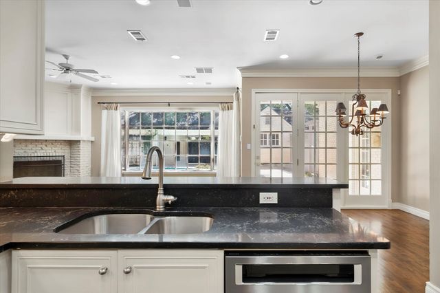 2410 GREEN PARK Drive, Arlington, TX 76017