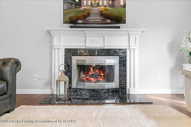 2120 Walmar Drive, Lansing, MI 48917