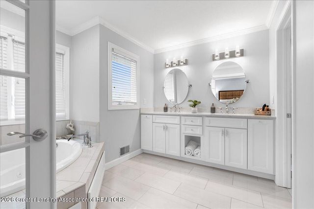 2120 Walmar Drive, Lansing, MI 48917