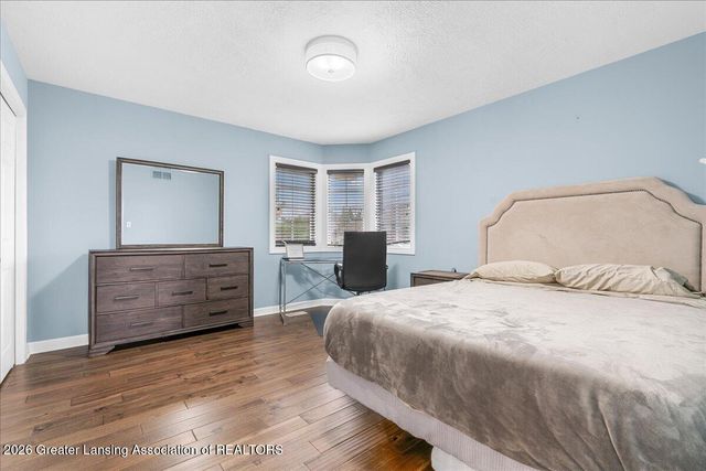 2120 Walmar Drive, Lansing, MI 48917