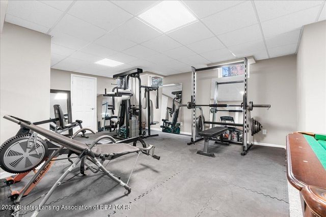 2120 Walmar Drive, Lansing, MI 48917