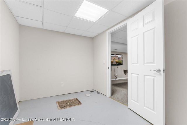 2120 Walmar Drive, Lansing, MI 48917