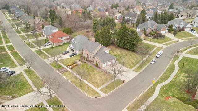2120 Walmar Drive, Lansing, MI 48917