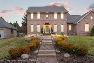 2120 Walmar Drive, Lansing, MI 48917