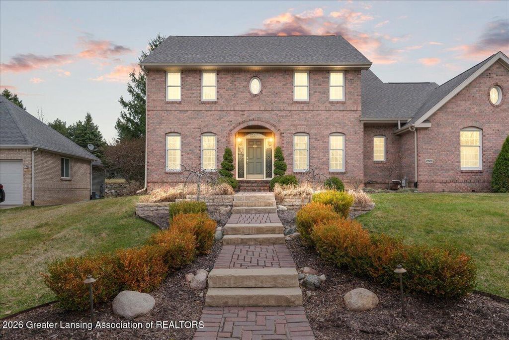 2120 Walmar Drive, Lansing, MI 48917