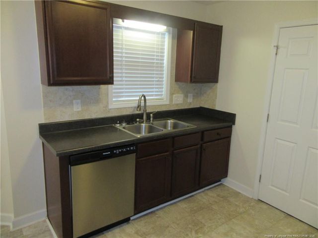 2212 Cliff Swallow Drive, Fayetteville, NC 28306