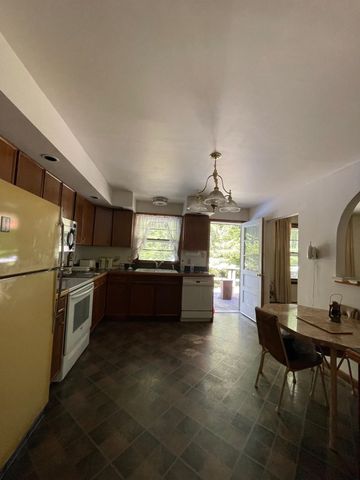 1868 Pond Road, Fletcher, VT 05464