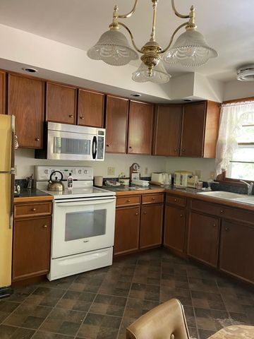 1868 Pond Road, Fletcher, VT 05464