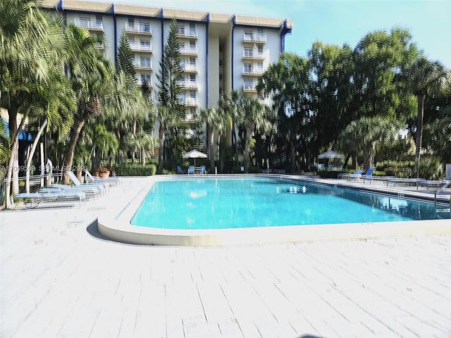 4550 NW 9th Street 701E, Miami, FL 33126