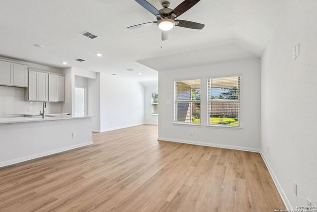 10258 King Robert, San Antonio, TX 78239