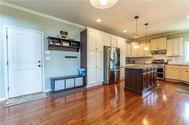 2140 Eagles Landing Drive, Upper Nazareth Twp, PA 18064