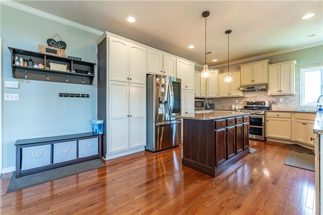 2140 Eagles Landing Drive, Upper Nazareth Twp, PA 18064