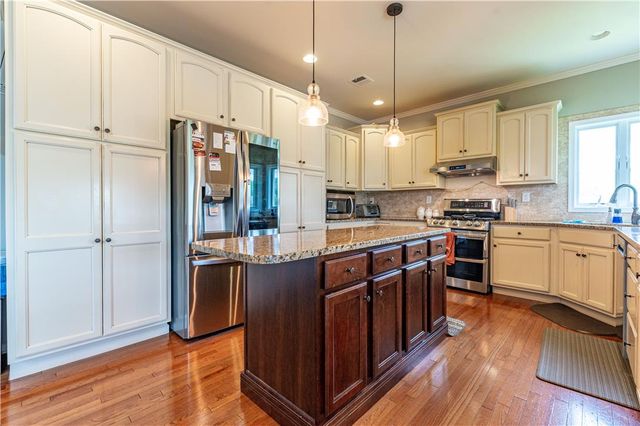 2140 Eagles Landing Drive, Upper Nazareth Twp, PA 18064