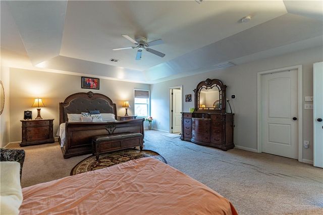 2140 Eagles Landing Drive, Upper Nazareth Twp, PA 18064