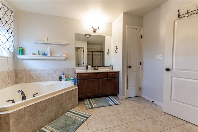 2140 Eagles Landing Drive, Upper Nazareth Twp, PA 18064