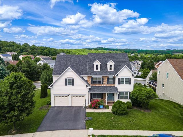 2140 Eagles Landing Drive, Upper Nazareth Twp, PA 18064