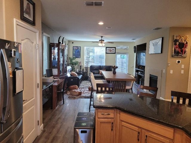 5012 Wuthering Ave, Sacramento, CA 95823