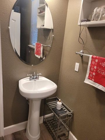 5012 Wuthering Ave, Sacramento, CA 95823