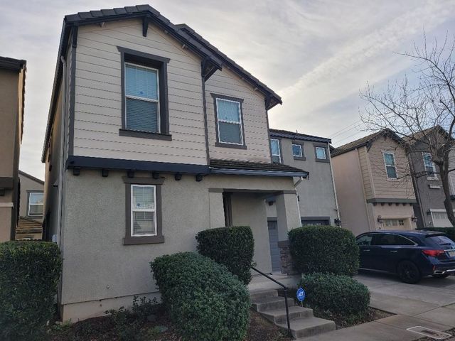 5012 Wuthering Ave, Sacramento, CA 95823