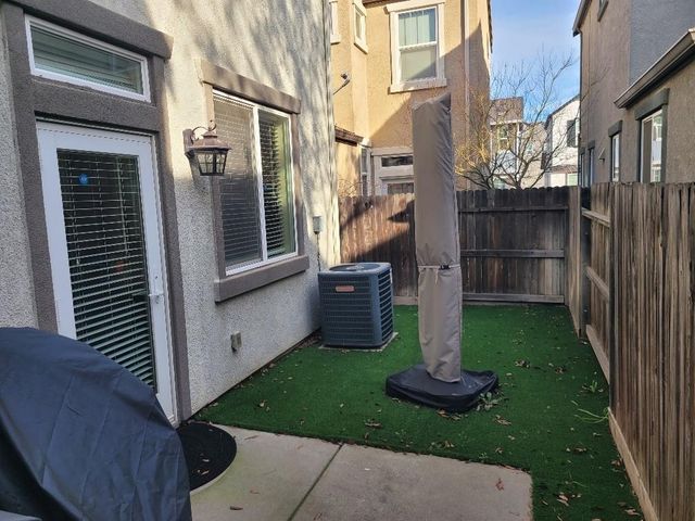 5012 Wuthering Ave, Sacramento, CA 95823