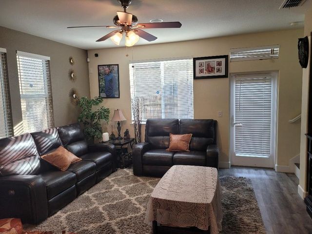 5012 Wuthering Ave, Sacramento, CA 95823