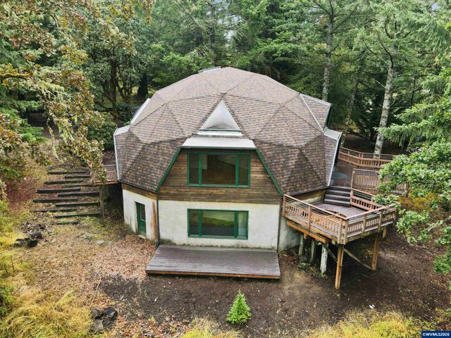 7210 NW Grandview Dr, Corvallis, OR 97330
