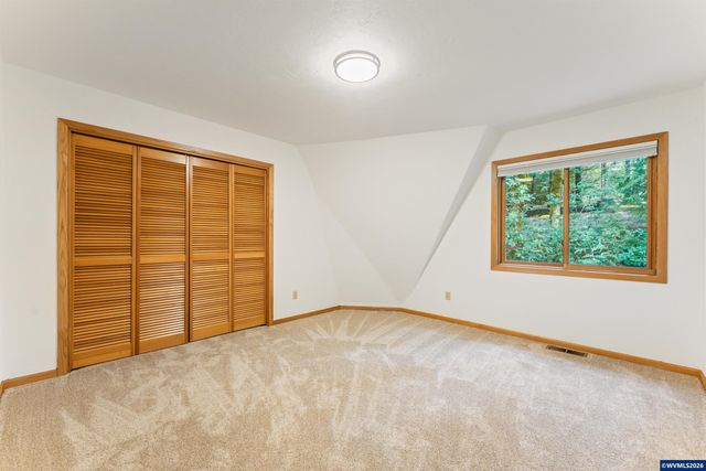 7210 NW Grandview Dr, Corvallis, OR 97330