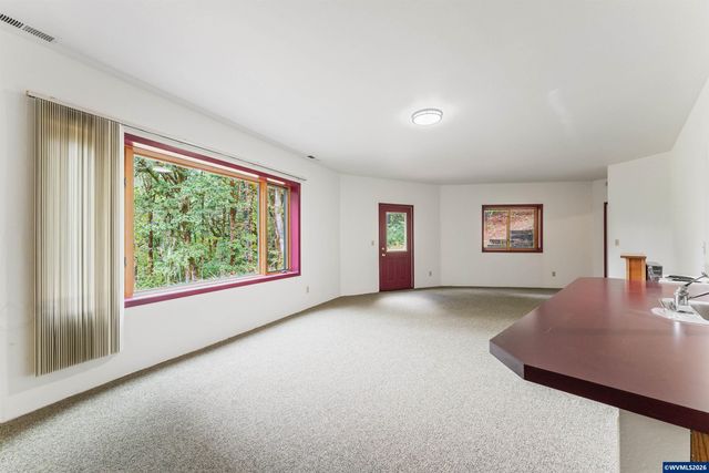 7210 NW Grandview Dr, Corvallis, OR 97330