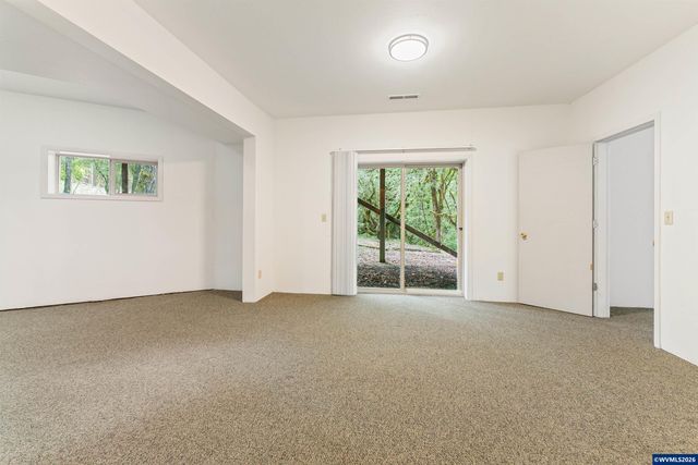 7210 NW Grandview Dr, Corvallis, OR 97330
