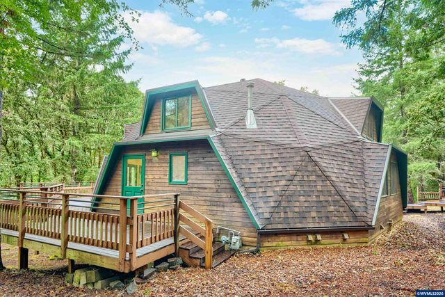 7210 NW Grandview Dr, Corvallis, OR 97330