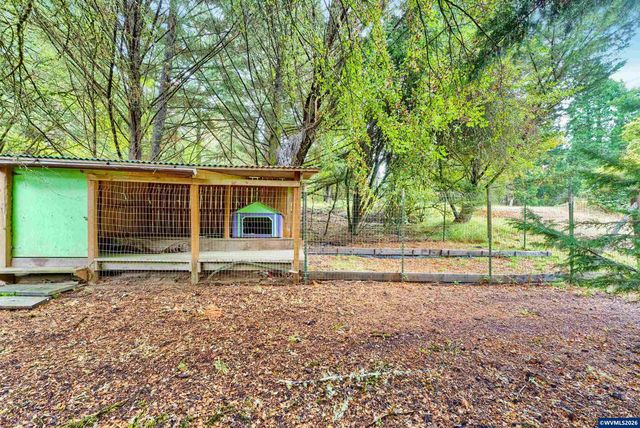 7210 NW Grandview Dr, Corvallis, OR 97330