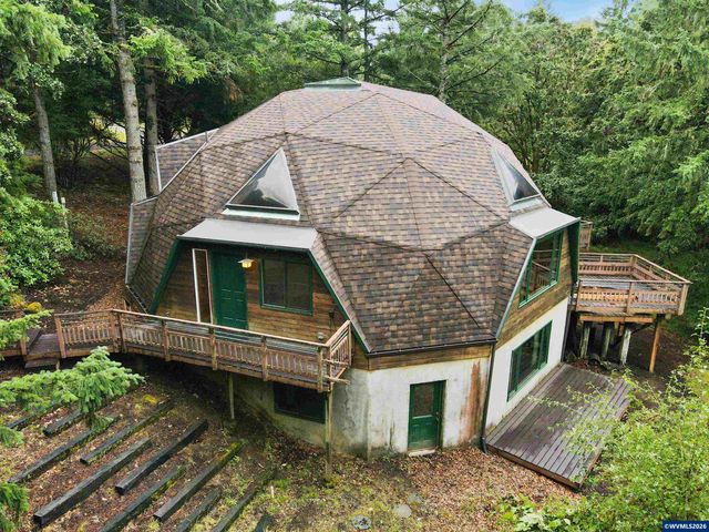 7210 NW Grandview Dr, Corvallis, OR 97330