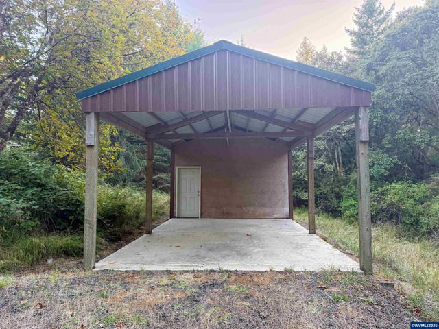 7210 NW Grandview Dr, Corvallis, OR 97330