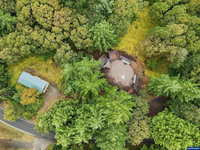 7210 NW Grandview Dr, Corvallis, OR 97330