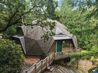 7210 NW Grandview Dr, Corvallis, OR 97330
