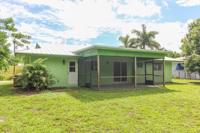 431 NE Julia Court, Jensen Beach, FL 34957