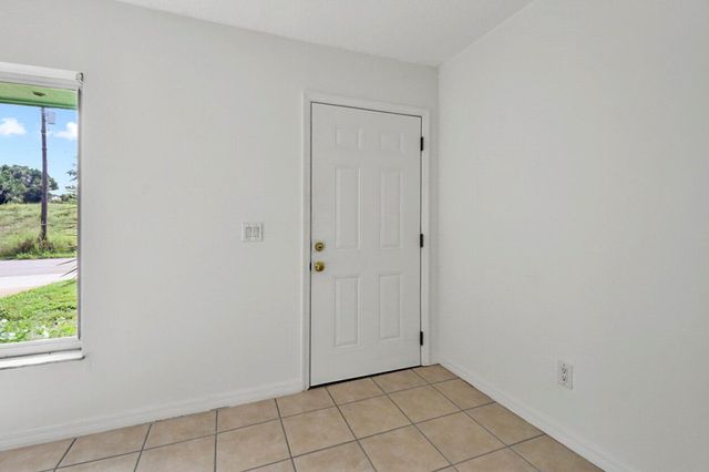 431 NE Julia Court, Jensen Beach, FL 34957
