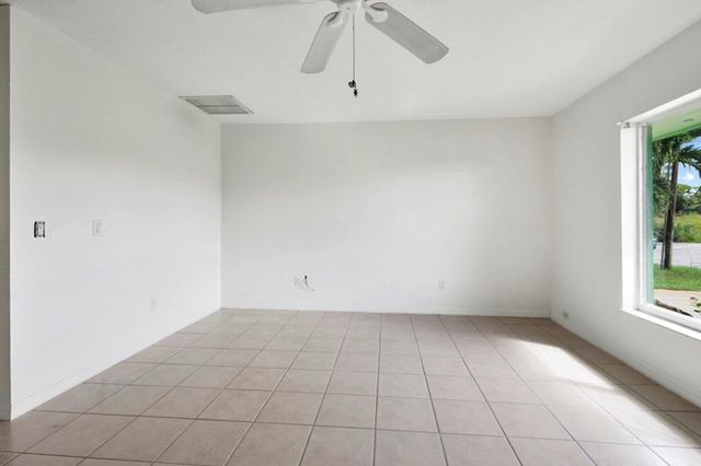 431 NE Julia Court, Jensen Beach, FL 34957