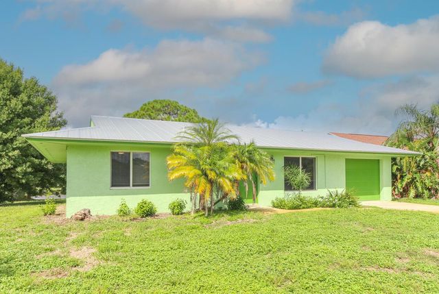 431 NE Julia Court, Jensen Beach, FL 34957
