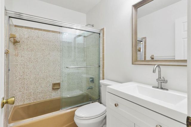 431 NE Julia Court, Jensen Beach, FL 34957
