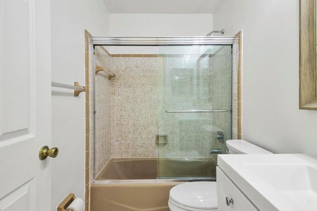 431 NE Julia Court, Jensen Beach, FL 34957
