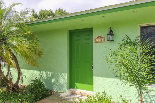 431 NE Julia Court, Jensen Beach, FL 34957