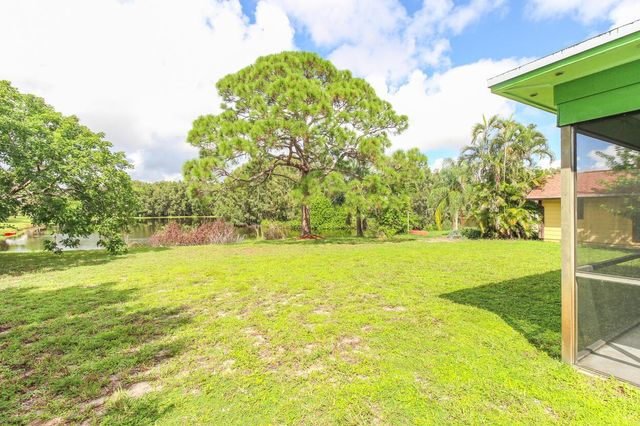431 NE Julia Court, Jensen Beach, FL 34957