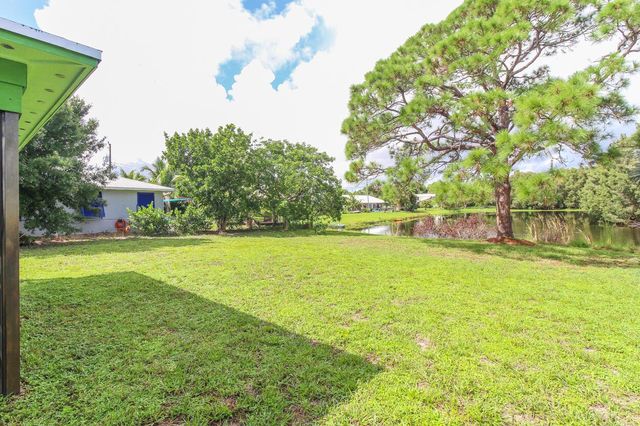 431 NE Julia Court, Jensen Beach, FL 34957