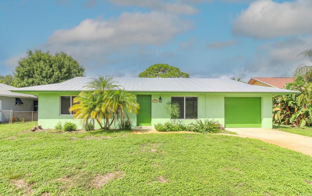 431 NE Julia Court, Jensen Beach, FL 34957
