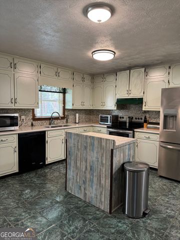 2273 Hampton Trail SE, Conyers, GA 30013